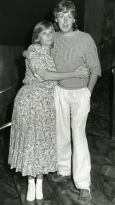 Paul and Linda McCartney 1986 NYC cliff.jpg